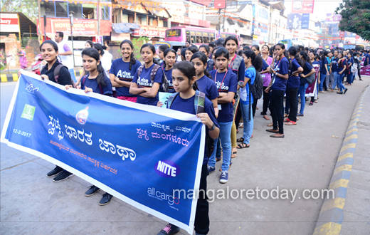 Nana Patekar flagged off the 200th cleanliness drive